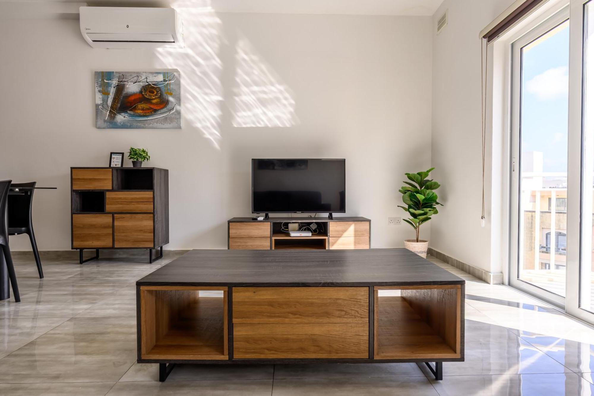F11 Room 2, Private Room Two Single Beds Shared Bathroom In Shared Flat Msida Eksteriør bilde