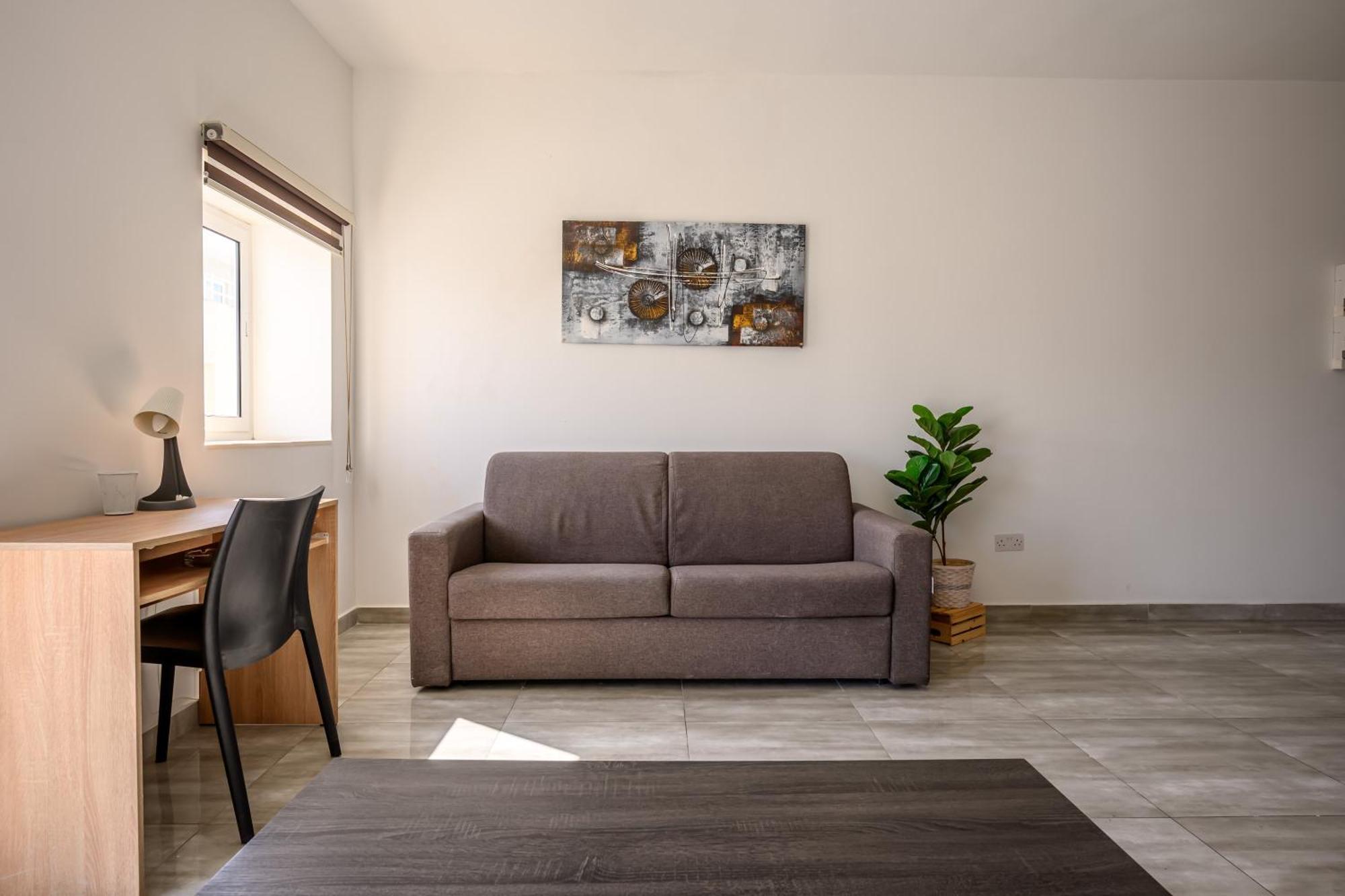 F11 Room 2, Private Room Two Single Beds Shared Bathroom In Shared Flat Msida Eksteriør bilde